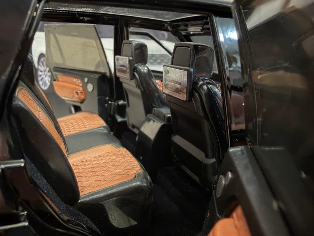 1/18 ランドローバー レンジローバー 50th限定車 オートバイオグラフィー