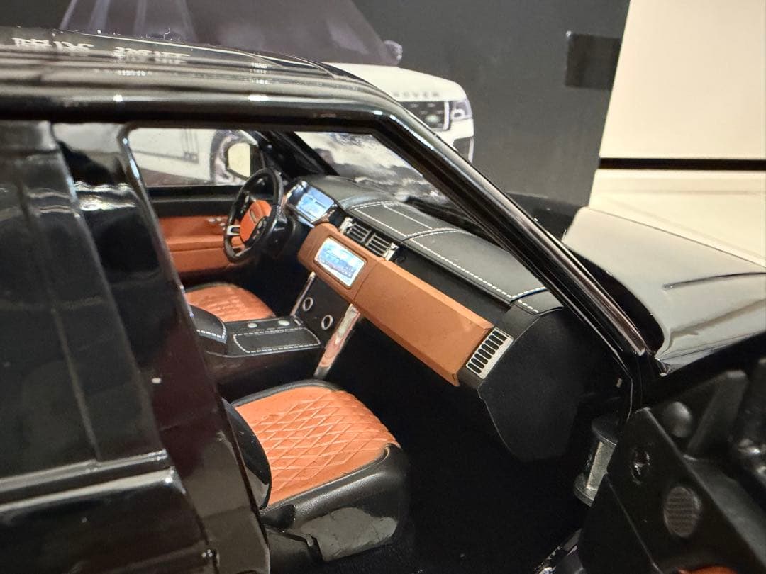 1/18 ランドローバー レンジローバー 50th限定車 オートバイオグラフィー